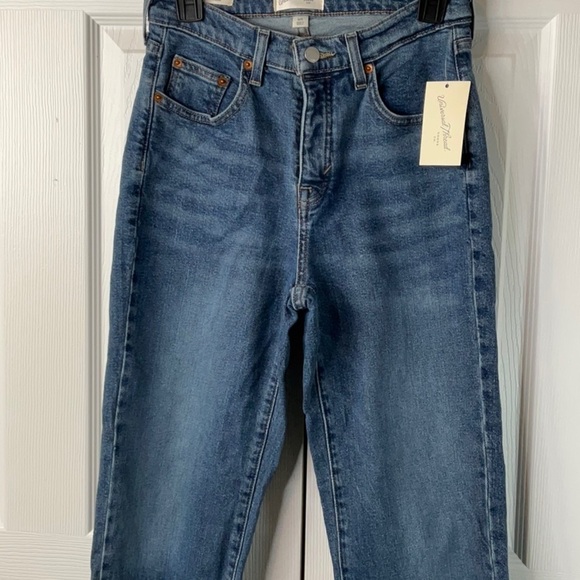 Universal Thread - Women's Mid-Rise 80's Slim Fit Ankle Jeans Medium Wash - Picture 4 of 14